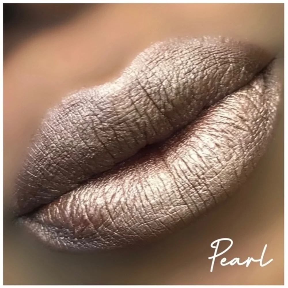 Metallic Matte Liquid Lipstick - Picture 2 of 2